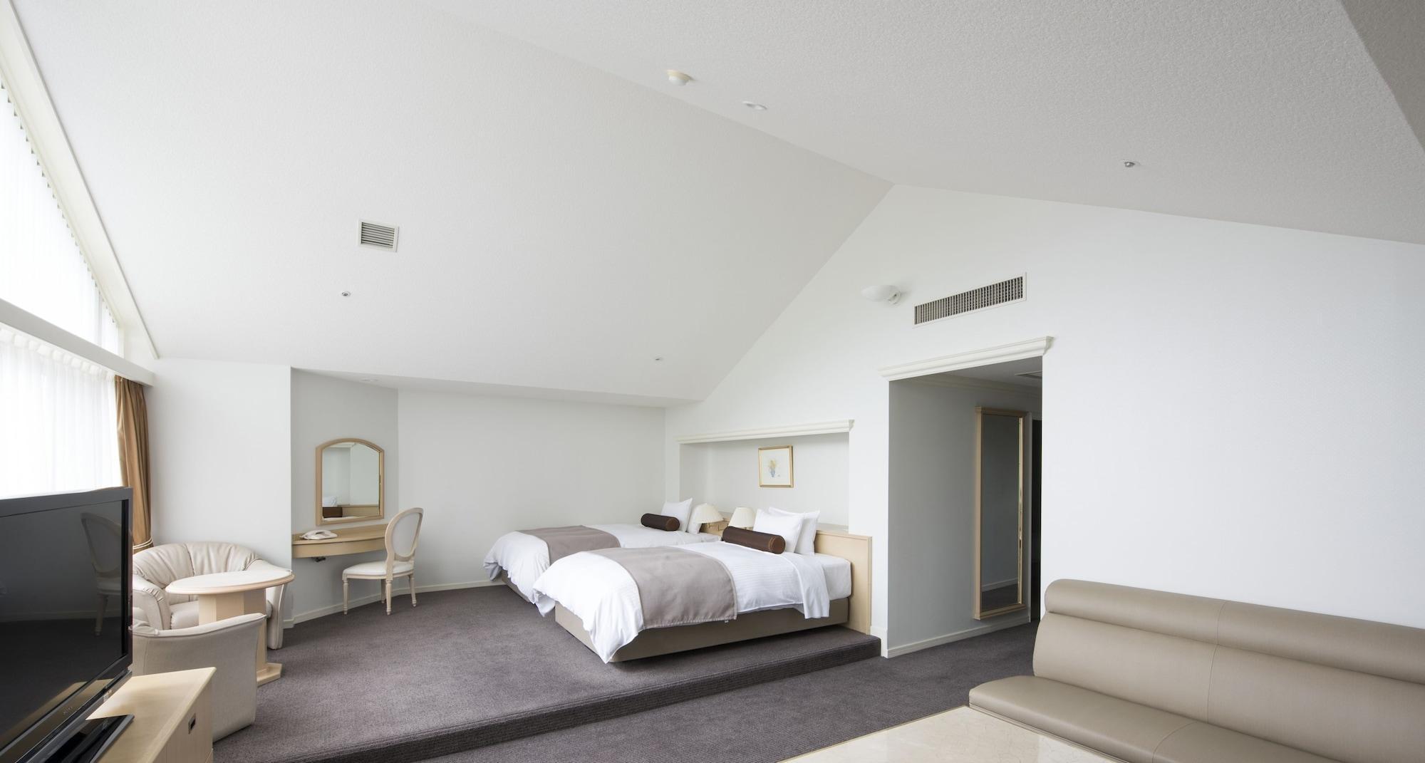 Hotel & Convention 4*